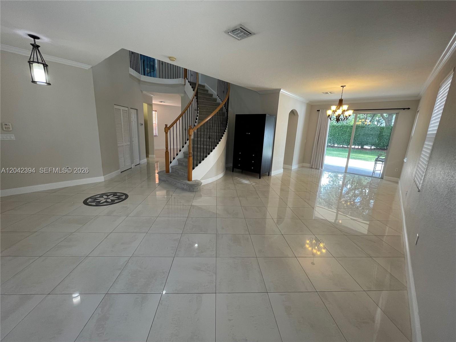 A12042394 Property Photo 8