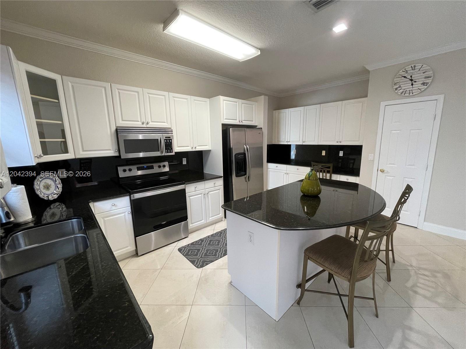 A12042394 Property Photo 11