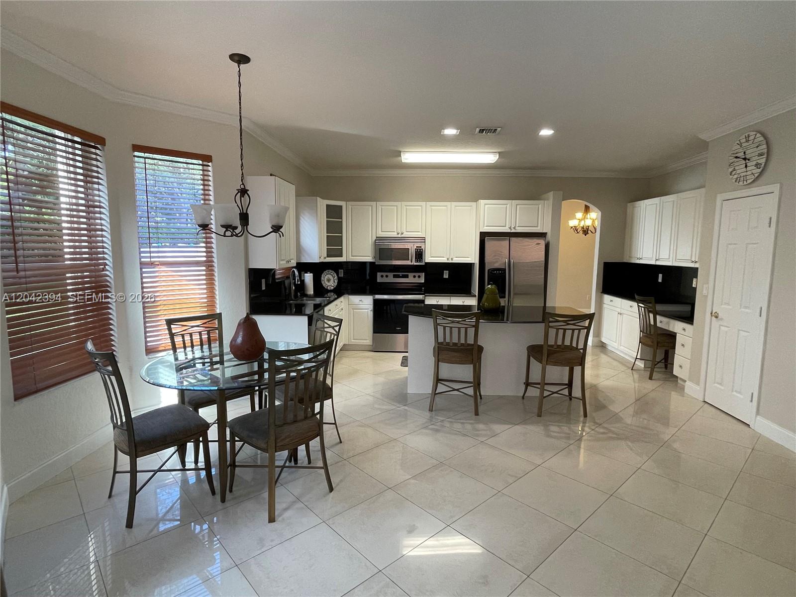 A12042394 Property Photo 14
