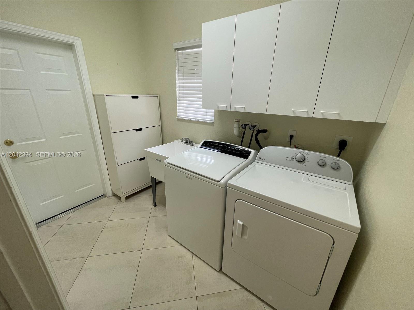 A12042394 Property Photo 19