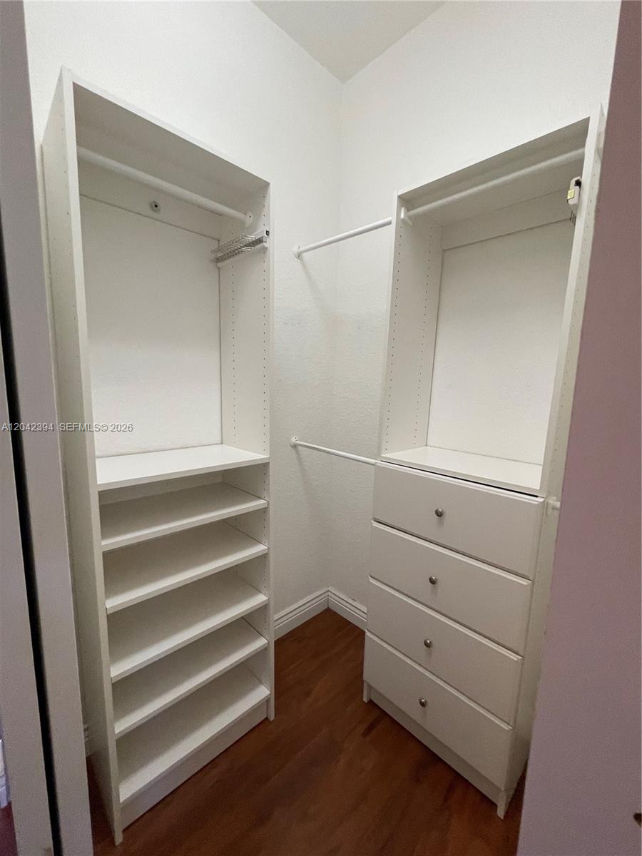 A12042394 Property Photo 28