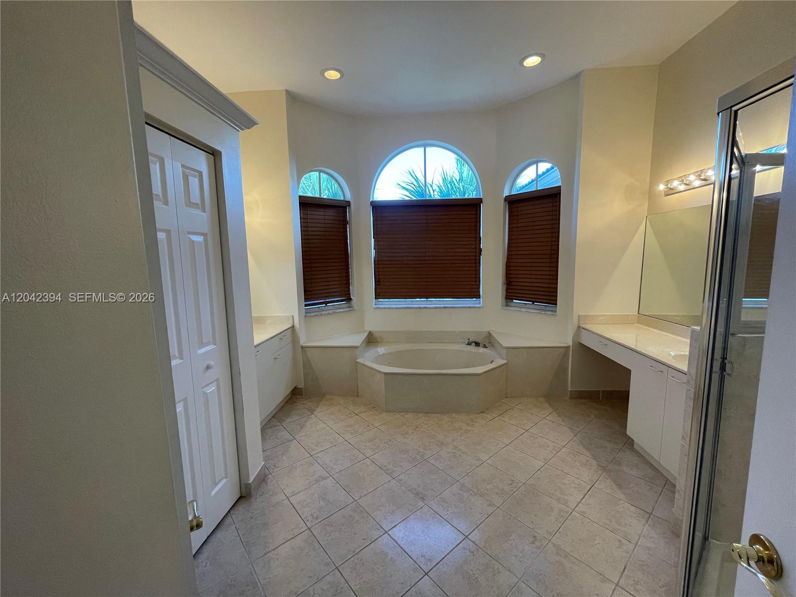 A12042394 Property Photo 29