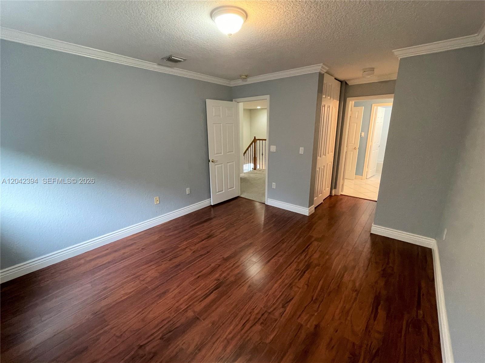 A12042394 Property Photo 33
