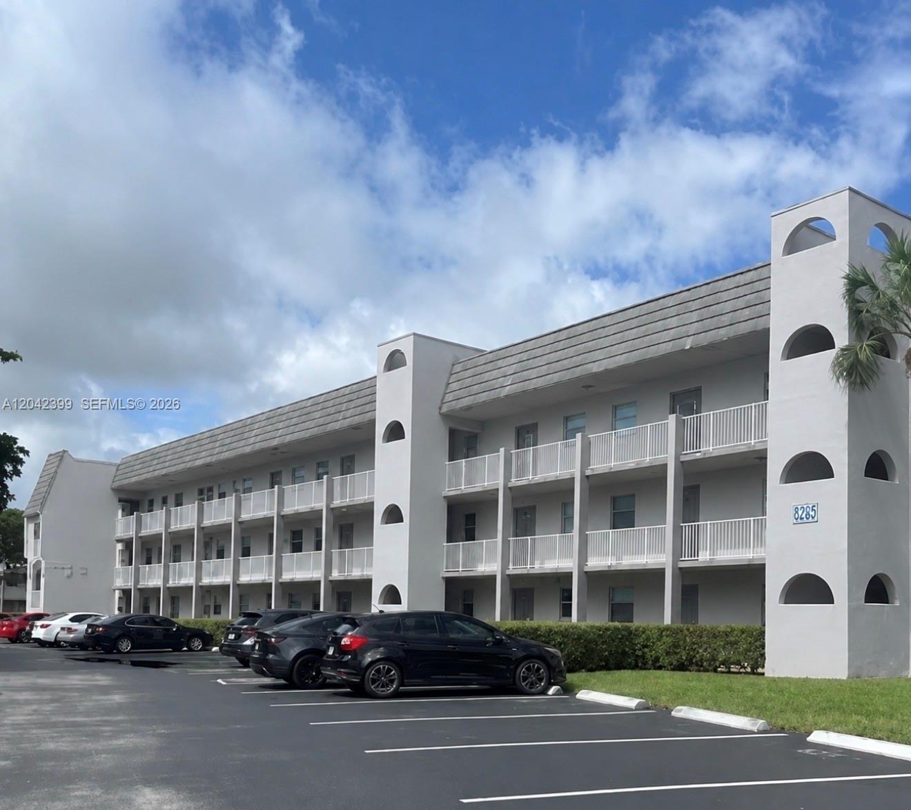 8285 Sunrise Lakes Boulevard 106