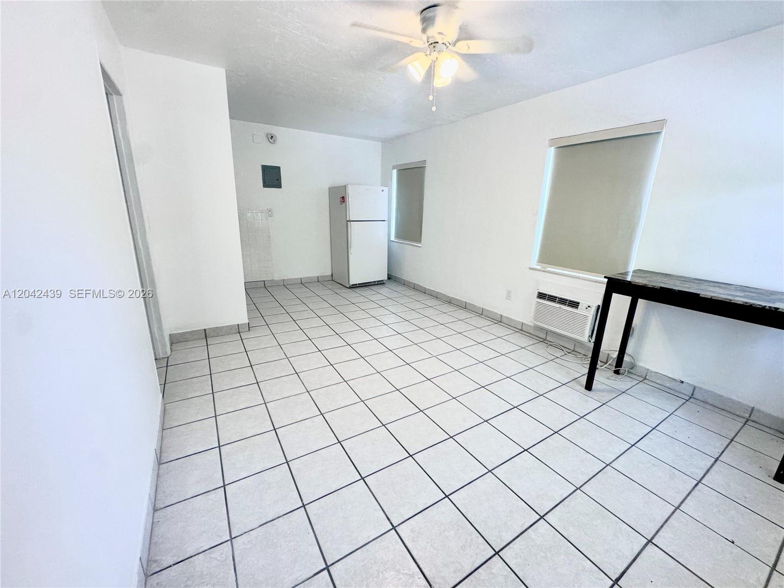 2732 Sw 22nd Street 3 Property Photo 3