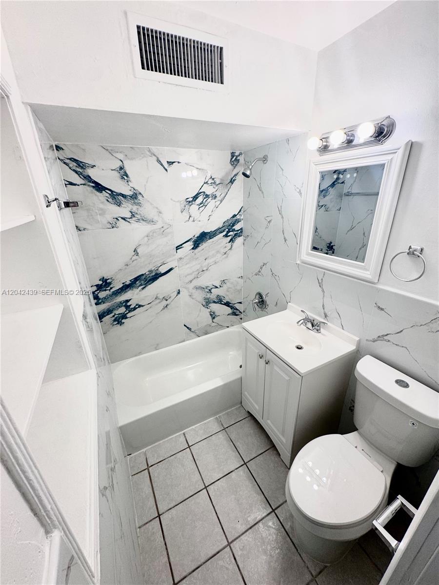 2732 Sw 22nd Street 3 Property Photo 11