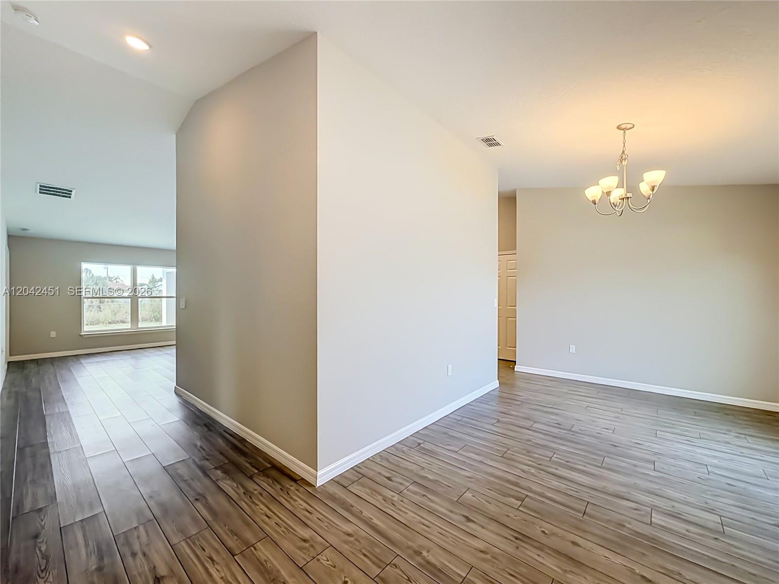 666 Sw Jeanne Avenue Property Photo 3
