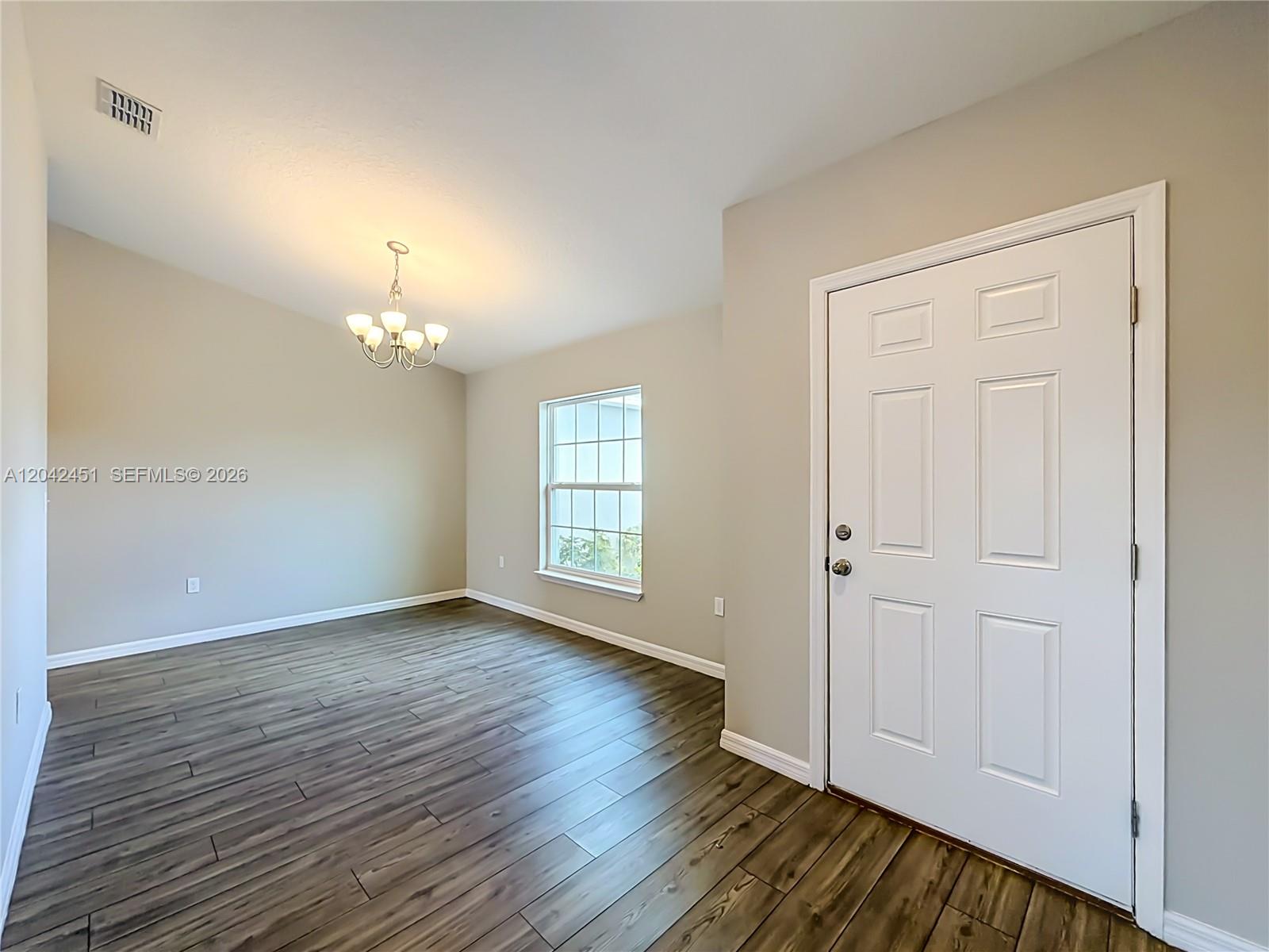 666 Sw Jeanne Avenue Property Photo 4