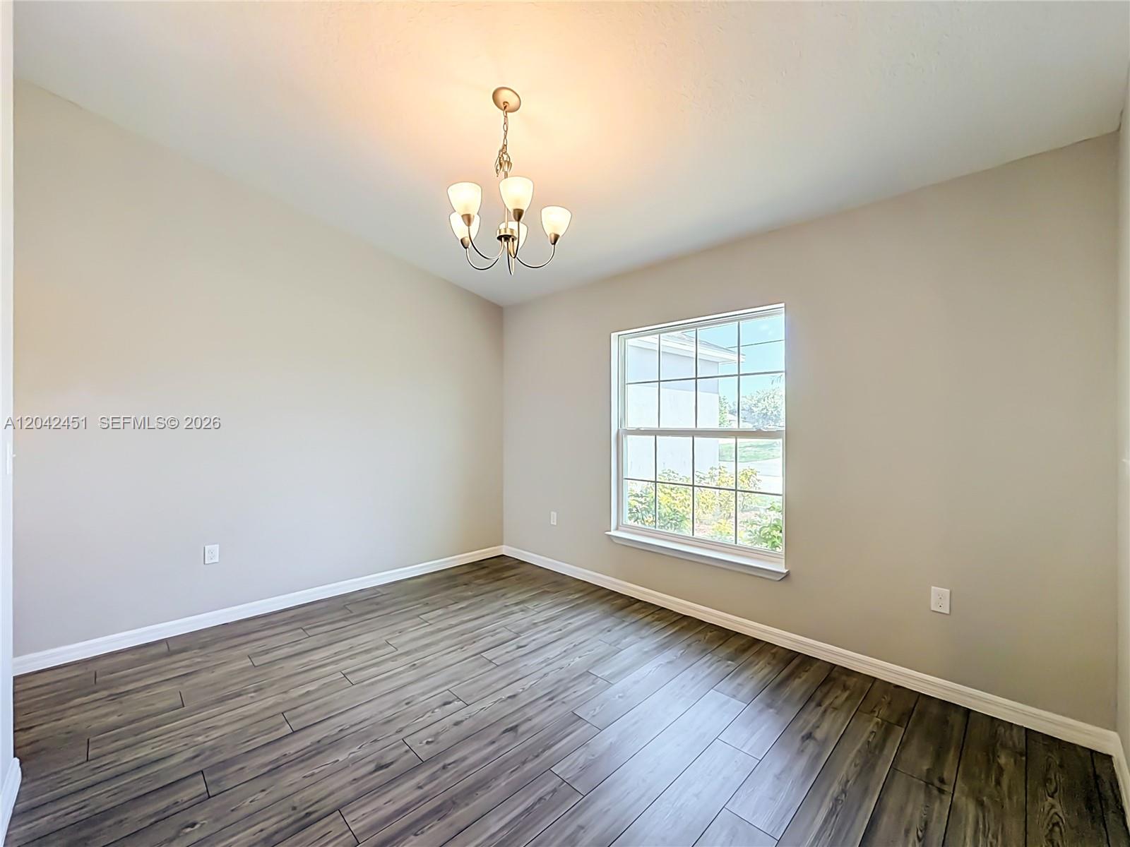 666 Sw Jeanne Avenue Property Photo 5