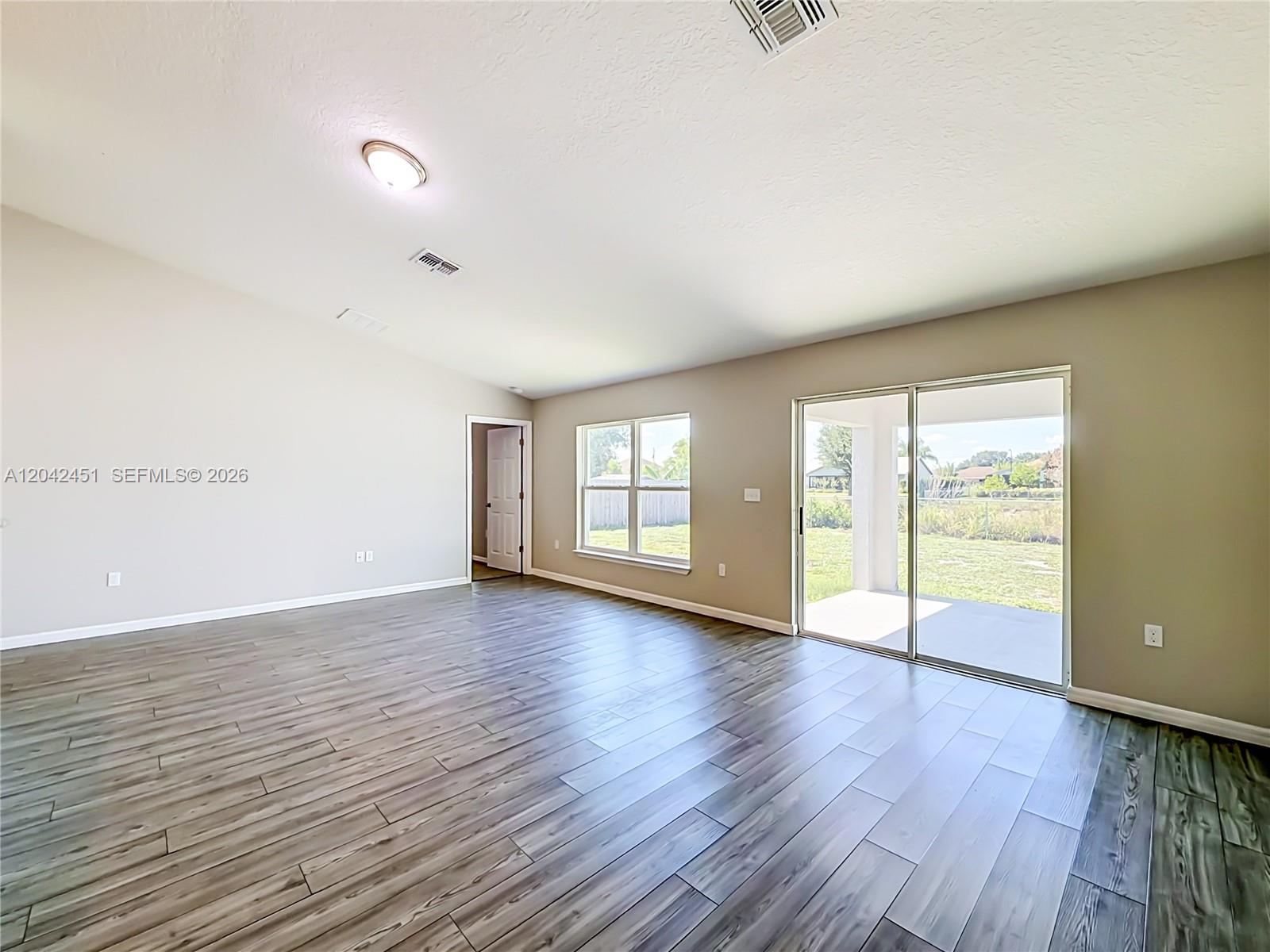 666 Sw Jeanne Avenue Property Photo 12