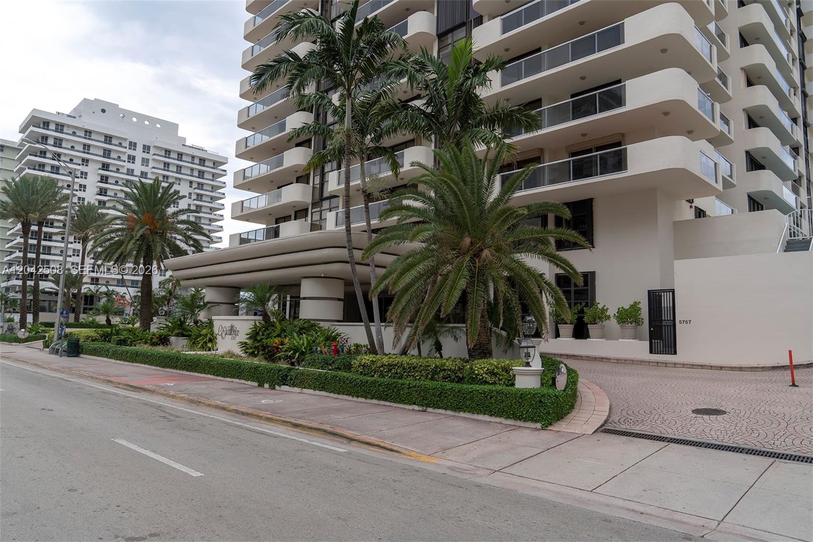 5757 Collins Avenue 1604 Property Photo 4