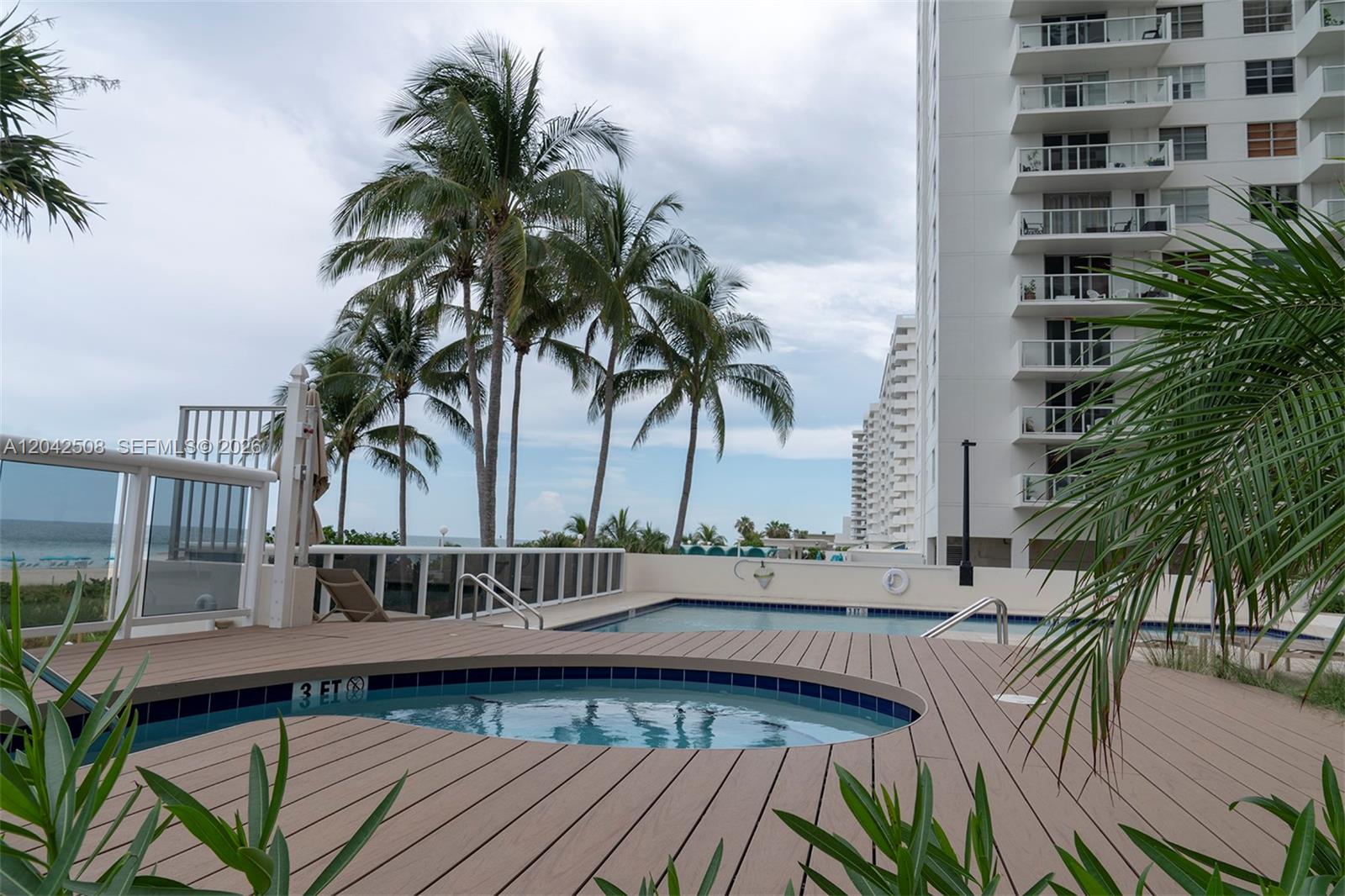 5757 Collins Avenue 1604 Property Photo 12
