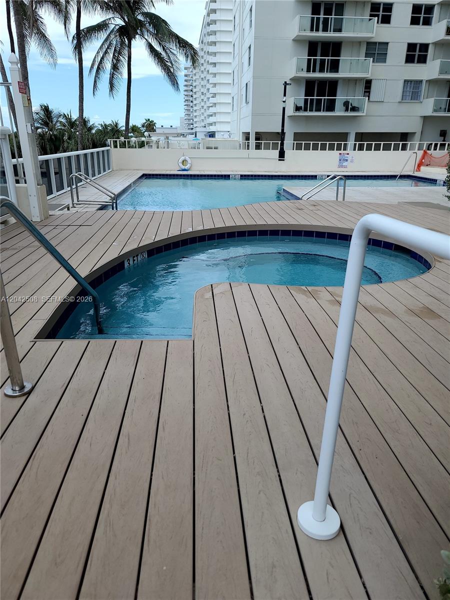 5757 Collins Avenue 1604 Property Photo 13