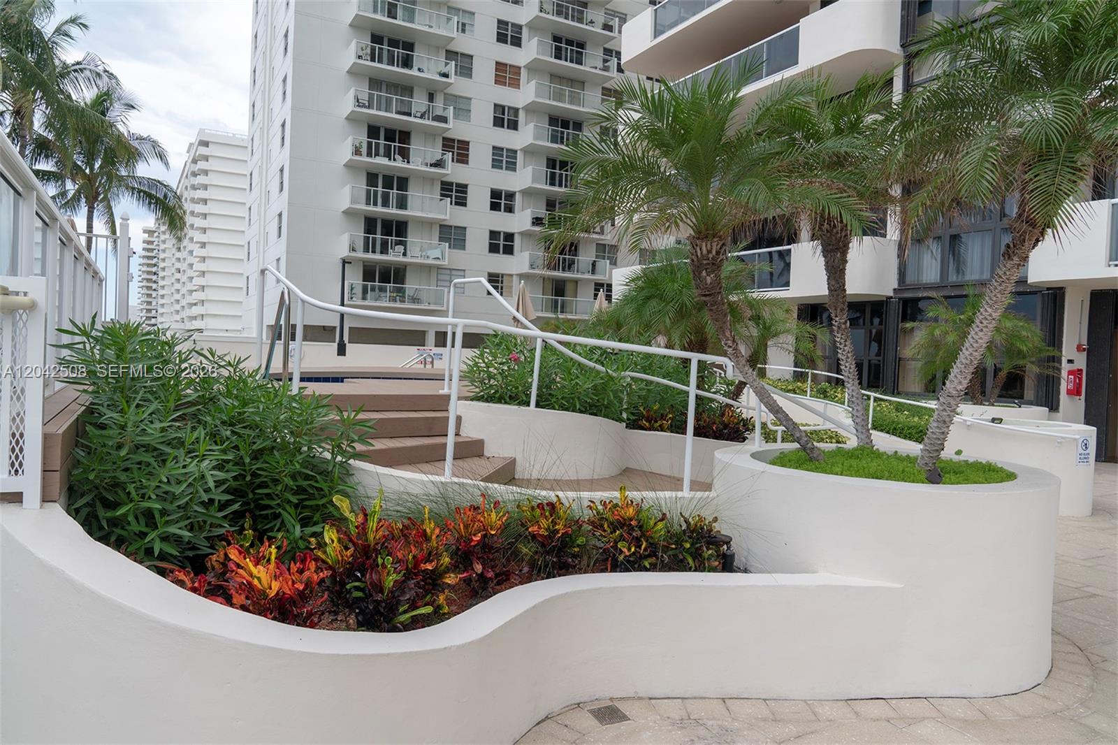 5757 Collins Avenue 1604 Property Photo 14