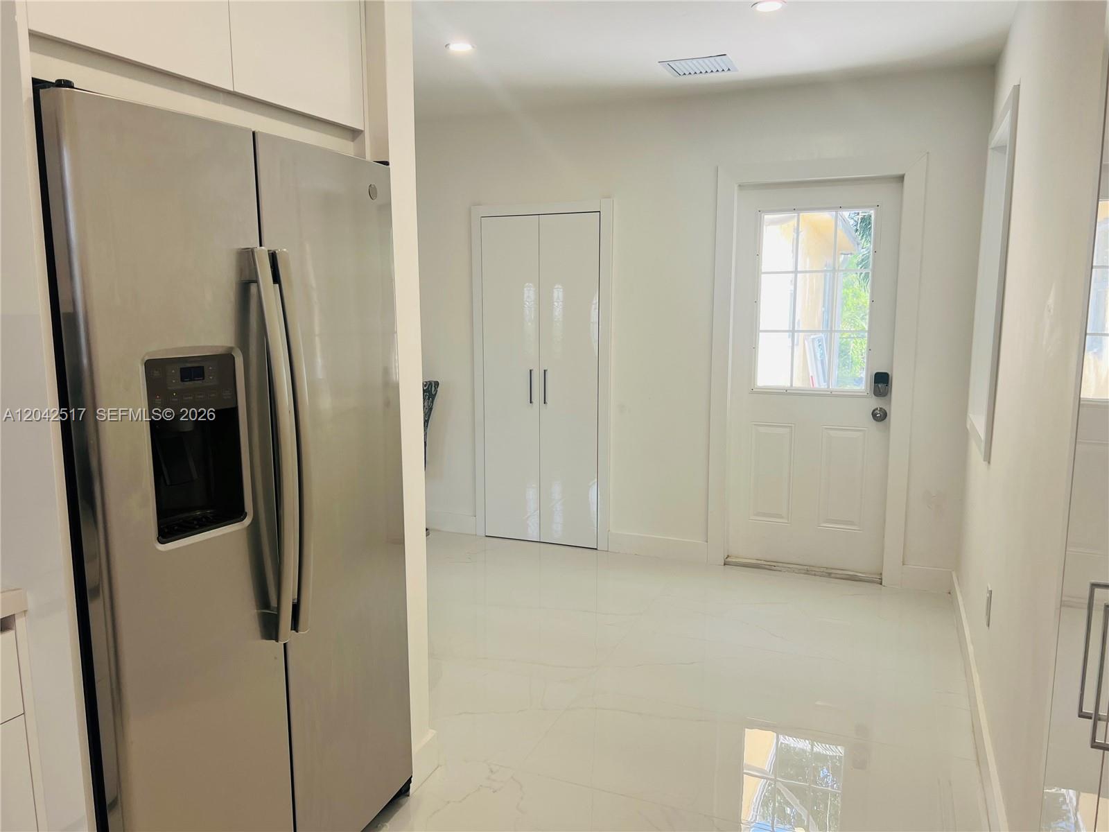 A12042517 Property Photo 7