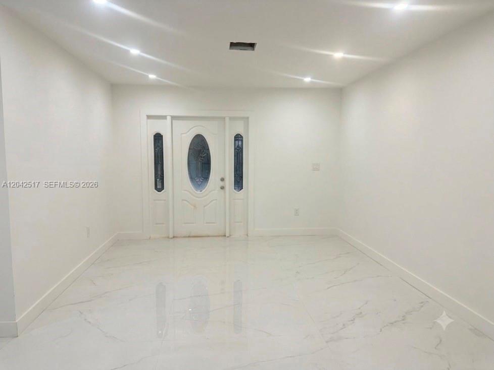 A12042517 Property Photo 9