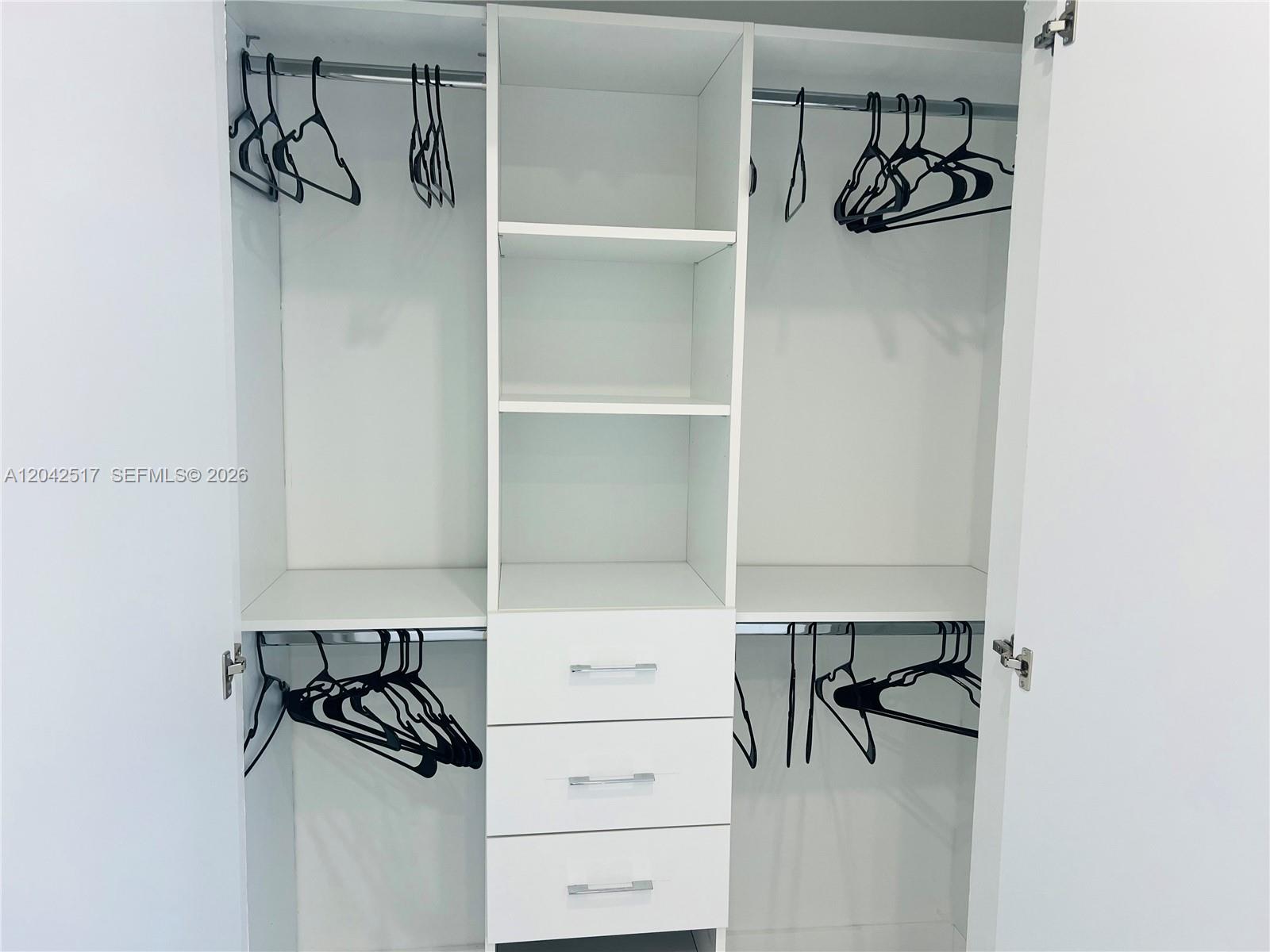 A12042517 Property Photo 23