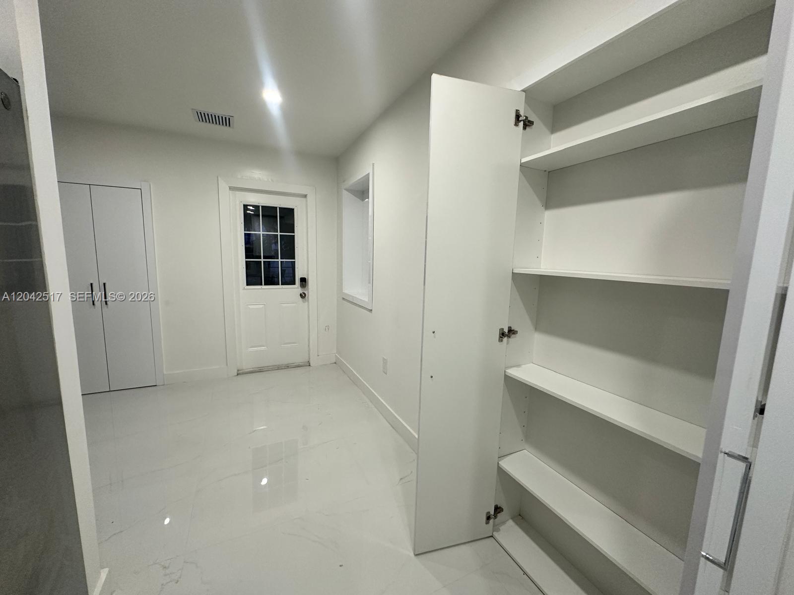 A12042517 Property Photo 24
