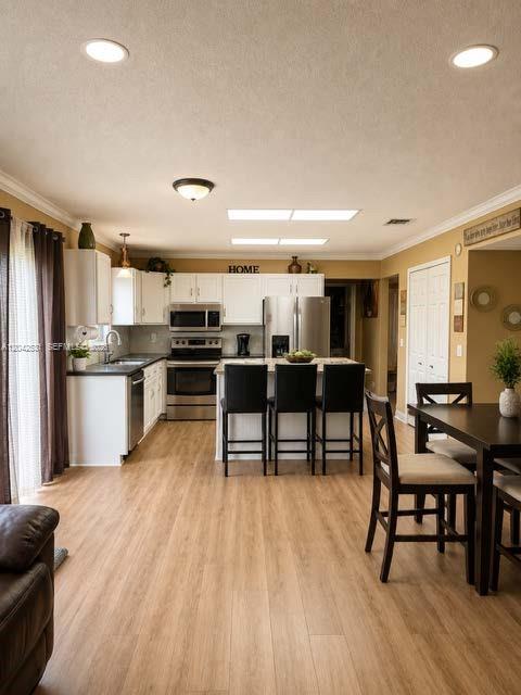 4351 Leicester Court Property Photo 3