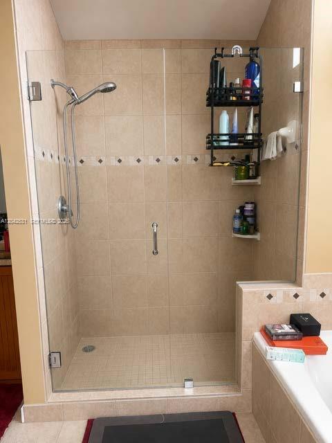 4351 Leicester Court Property Photo 10