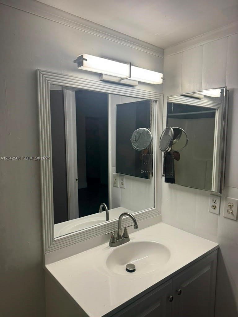 9429 Fontainebleau Boulevard 105-33 Property Photo 7