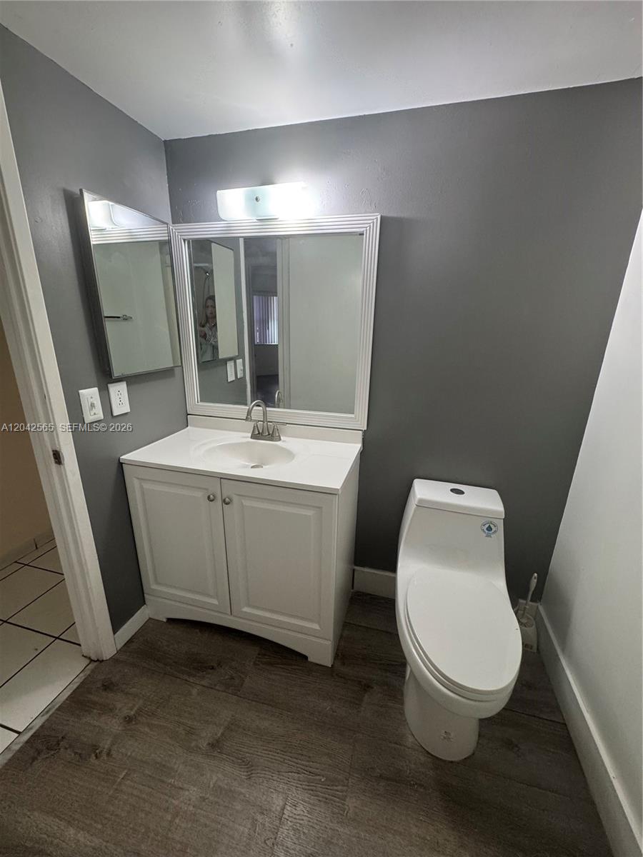 9429 Fontainebleau Boulevard 105-33 Property Photo 9