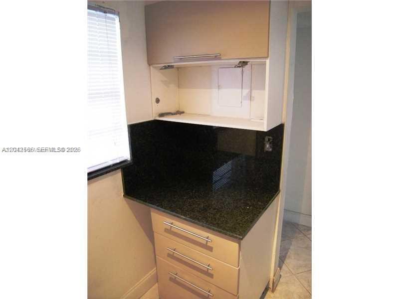 701 Euclid Avenue 403 Property Photo 3