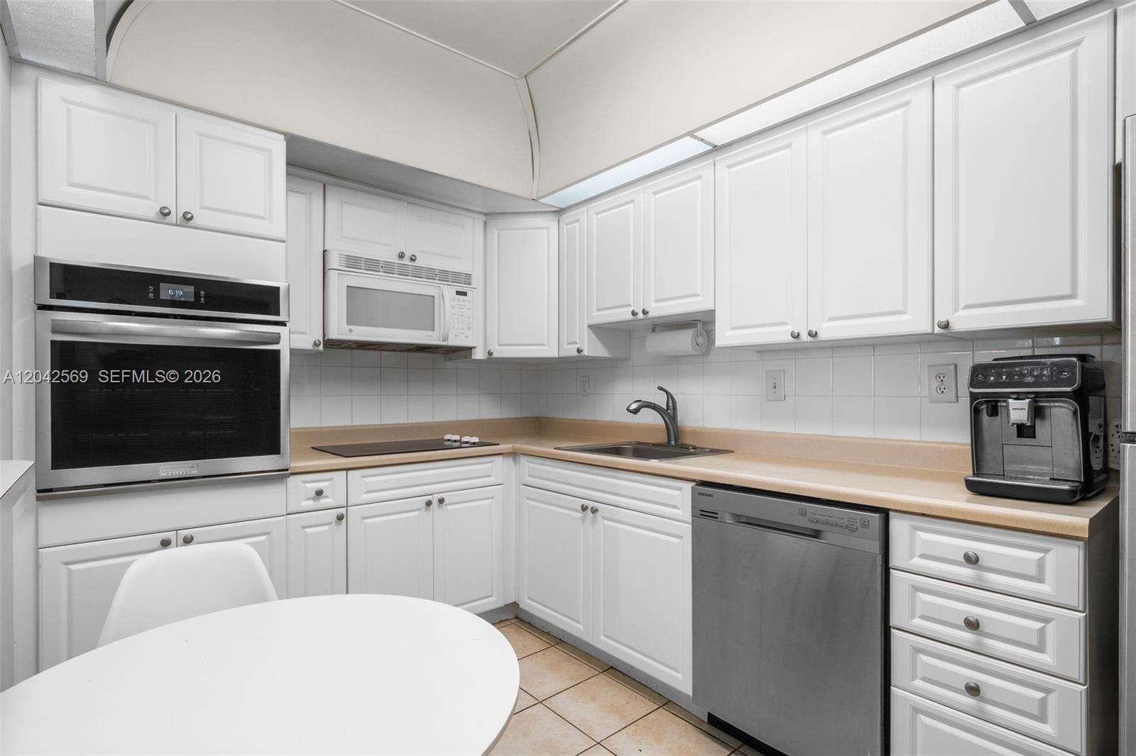 19380 Collins Avenue 1224 Property Photo 14