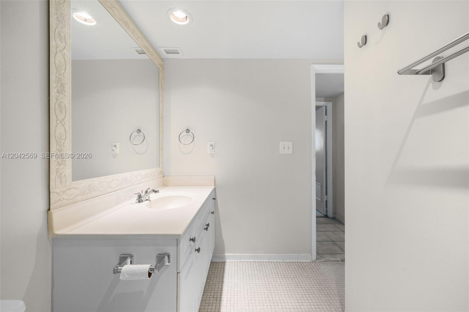 19380 Collins Avenue 1224 Property Photo 20