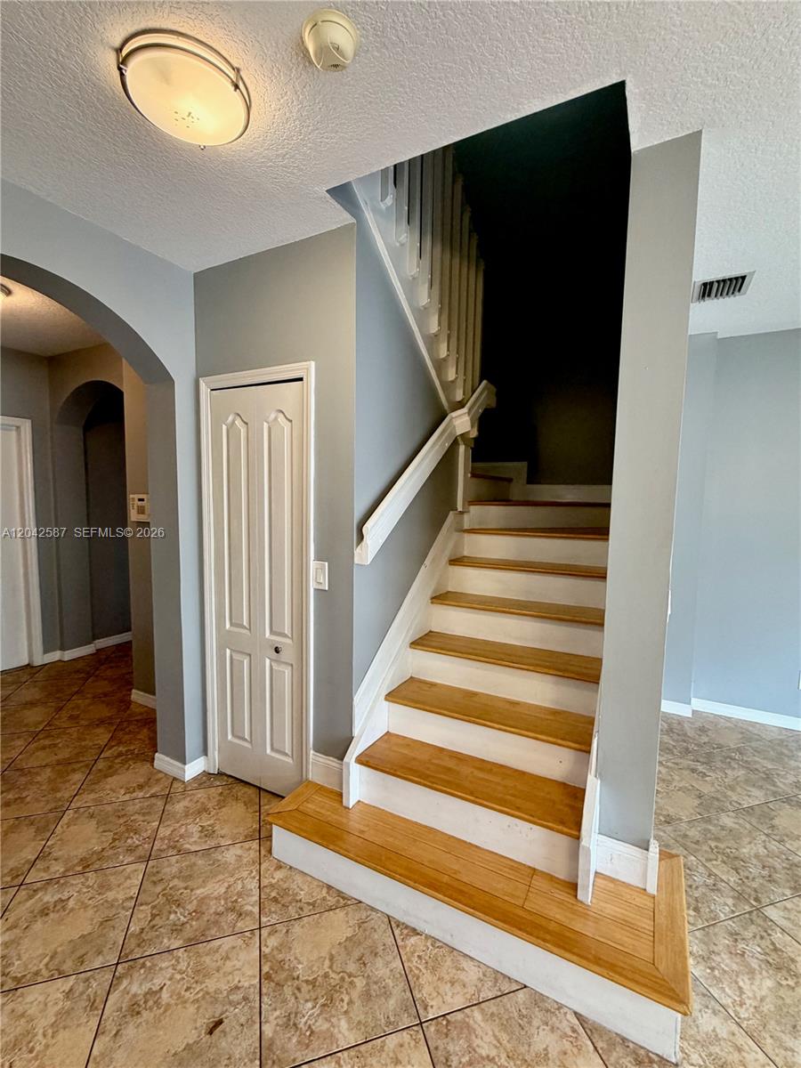 2825 Sw 127th Way Property Photo 5