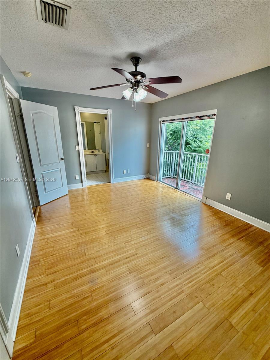 2825 Sw 127th Way Property Photo 8