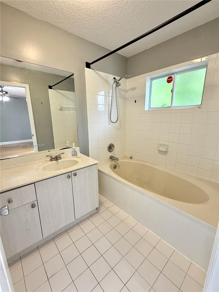 2825 Sw 127th Way Property Photo 10