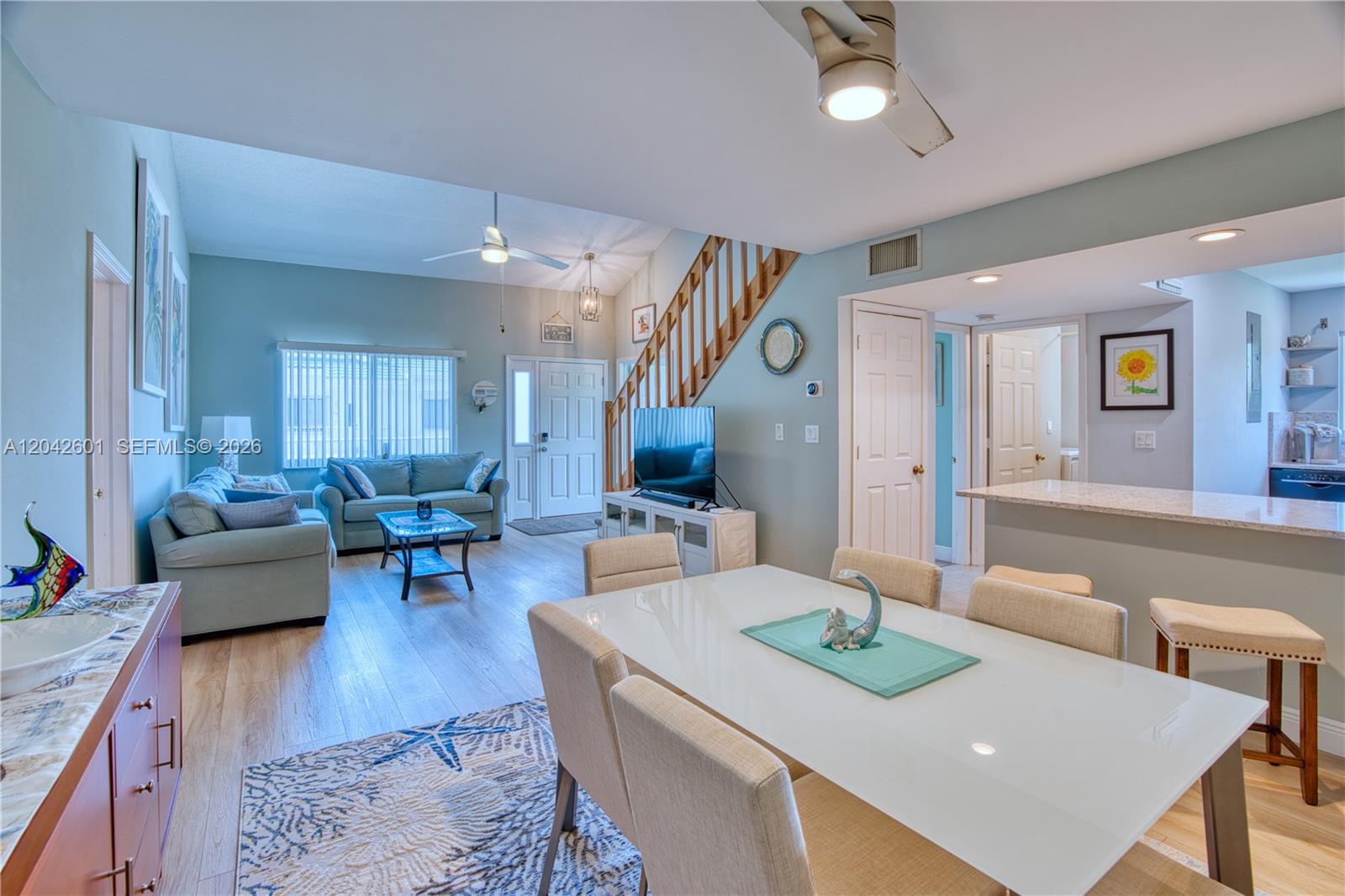 A12042601 Property Photo 6