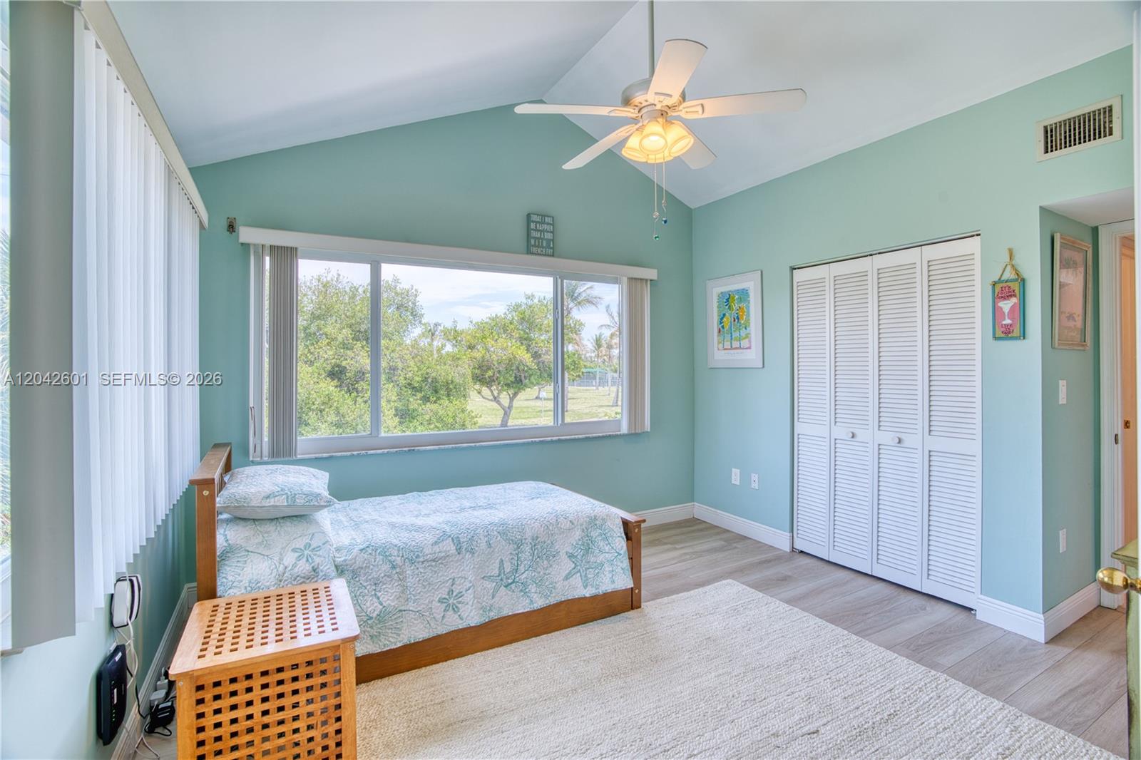 A12042601 Property Photo 21