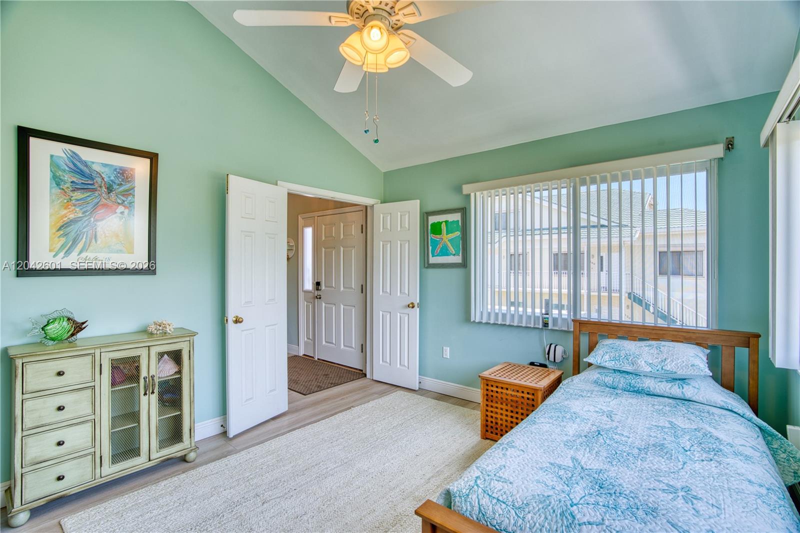 A12042601 Property Photo 22