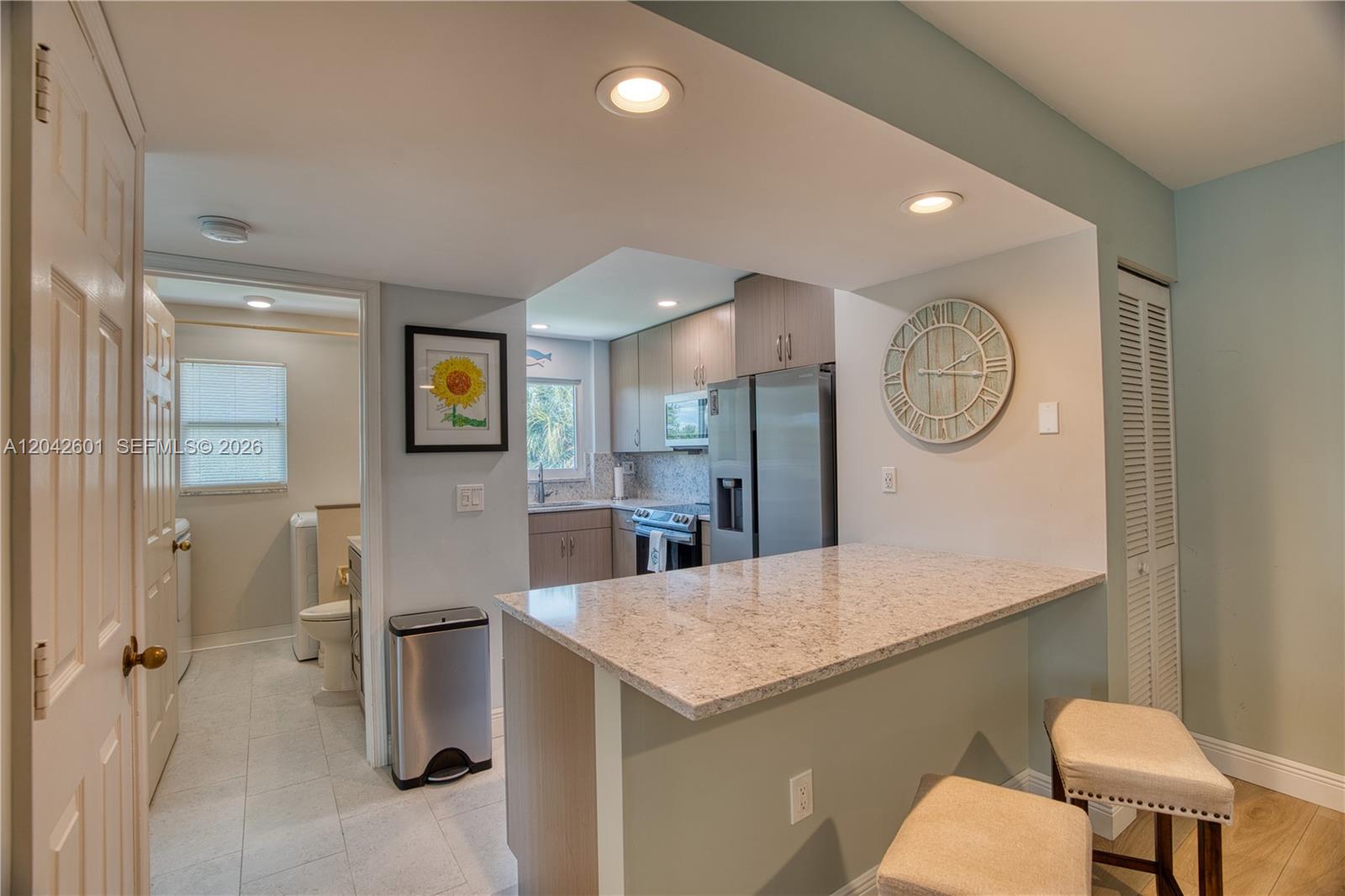 A12042601 Property Photo 25