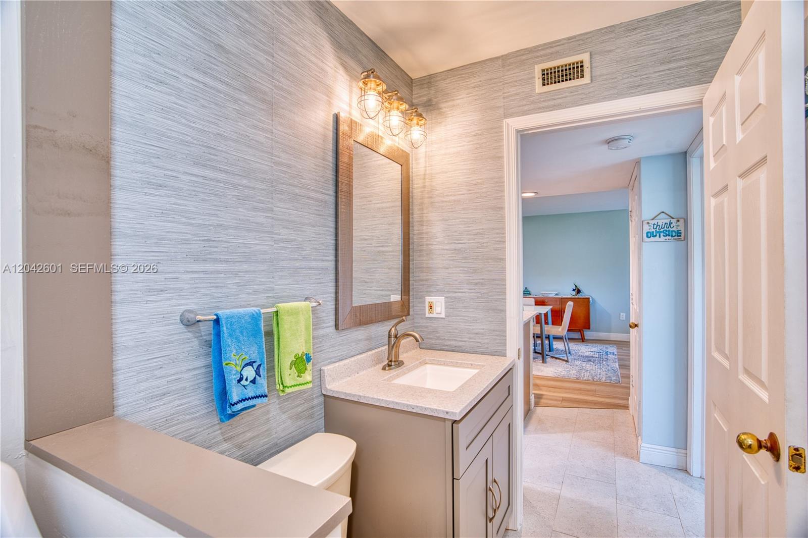 A12042601 Property Photo 28