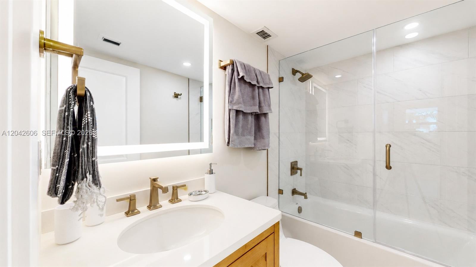 177 Ocean Lane Drive 213 Property Photo 15