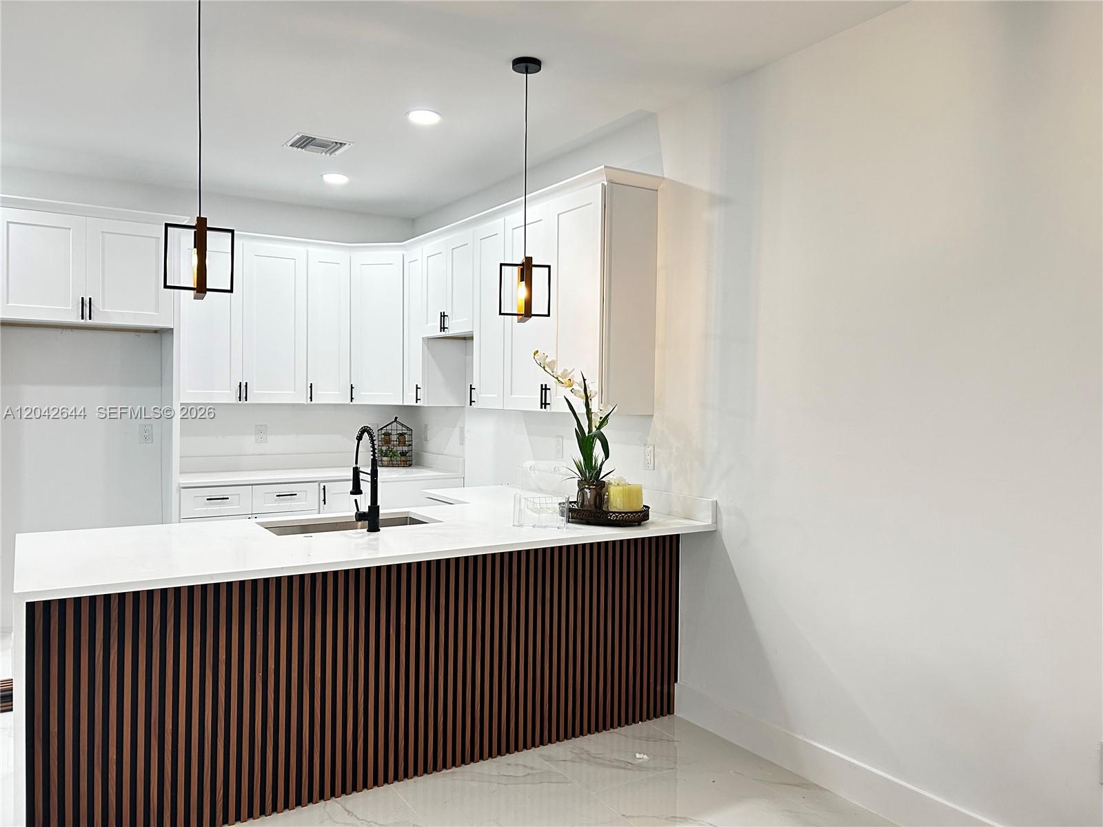 1117 Hudson Property Photo 2