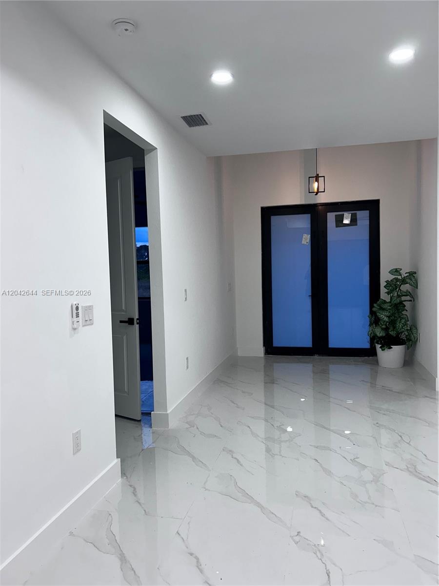 1117 Hudson Property Photo 3
