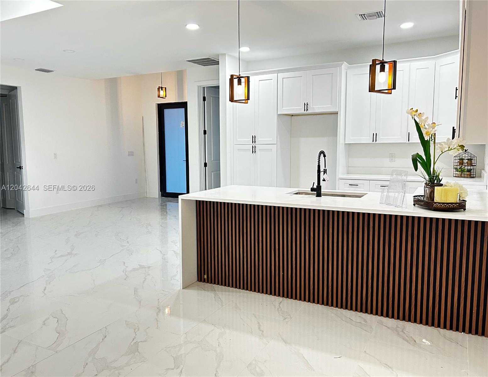 1117 Hudson Property Photo 5