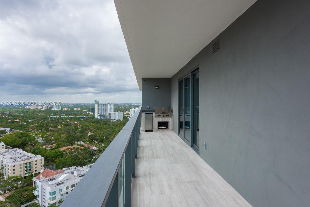1451 Brickell Avenue 2103 Property Photo 2