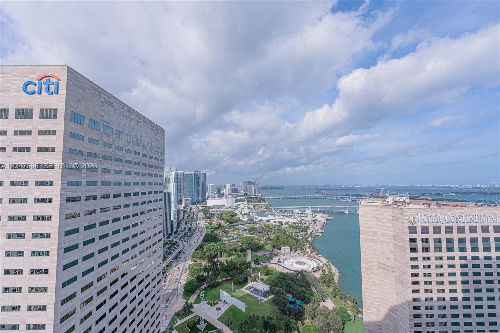 325 S Biscayne Boulevard 4222 Property Photo 4