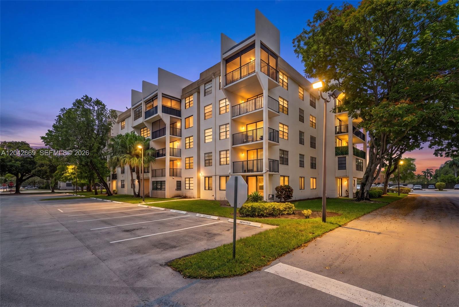 6190 Woodlands Boulevard 316 Property Photo 1