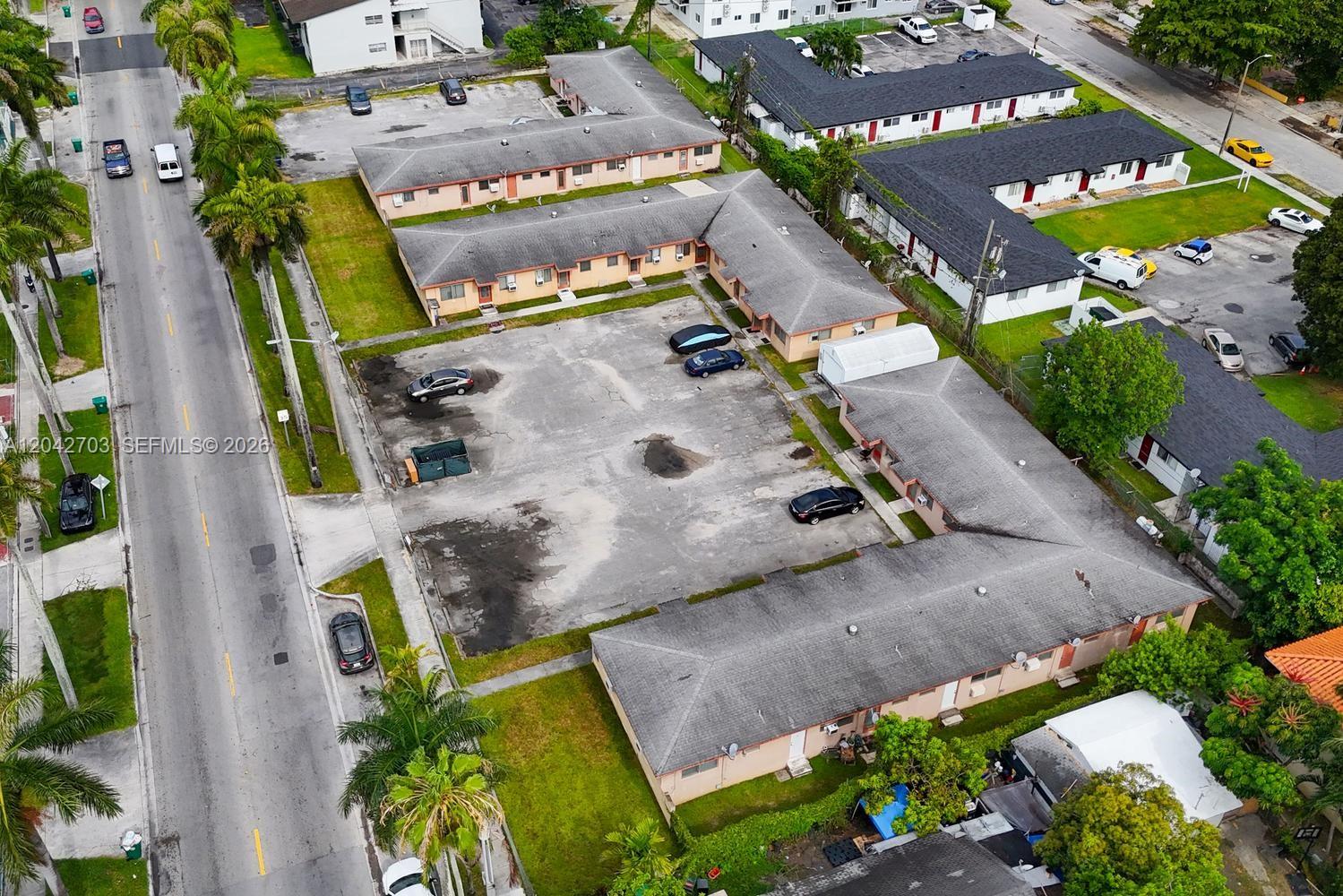 1915 Nw 28th Street Property Photo 2
