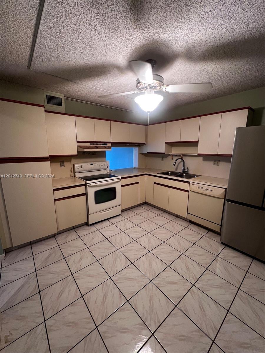 4975 E Sabal Palm Boulevard 304 Property Photo 5