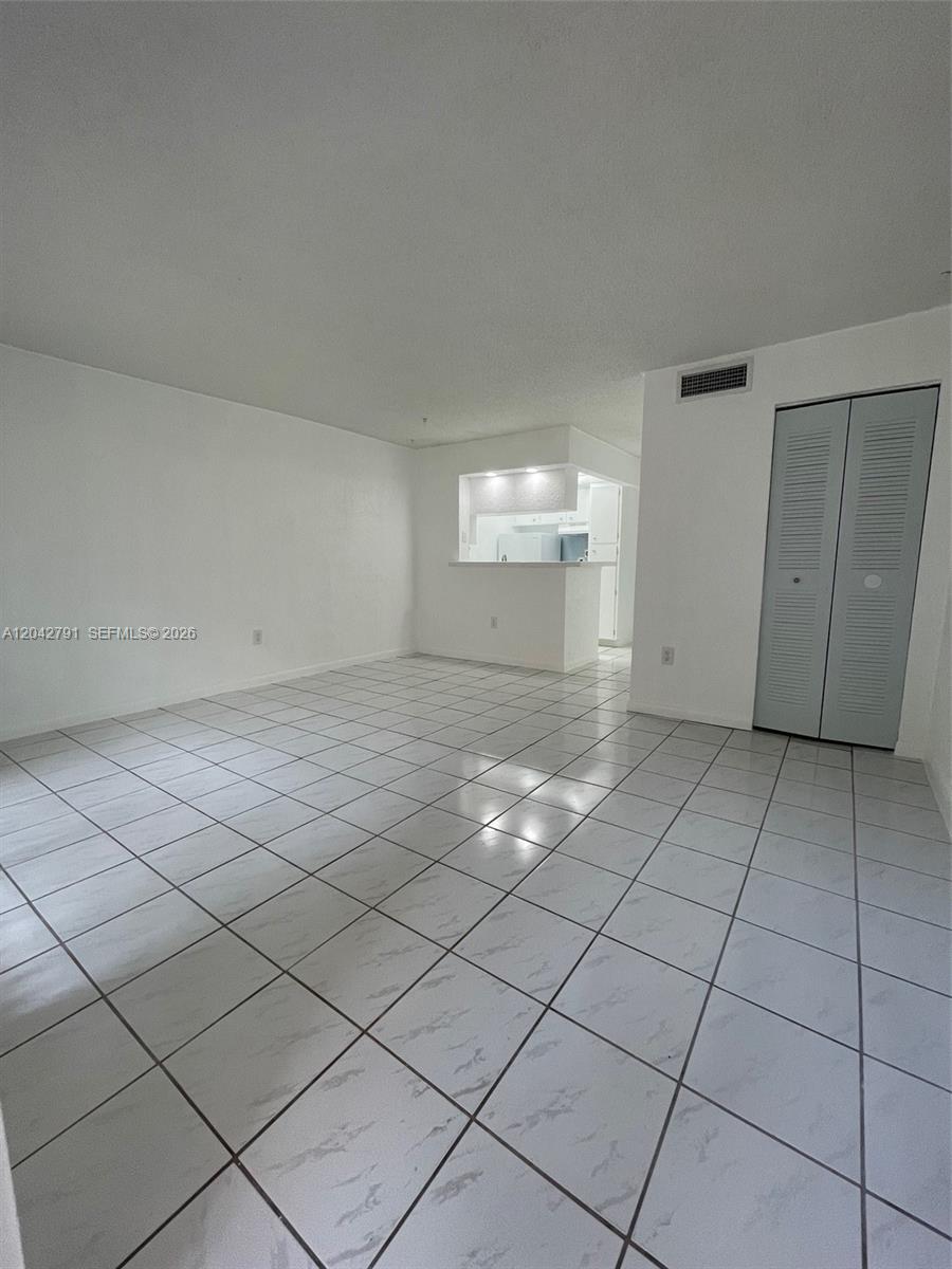 10832 SW 88th Street U13 Property Photo 1