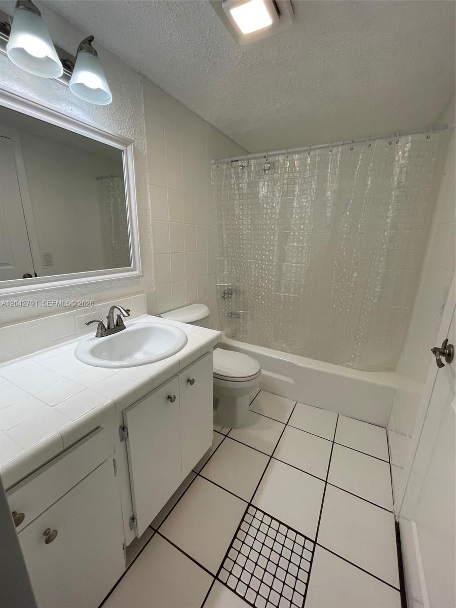 10832 Sw 88th Street U13 Property Photo 6