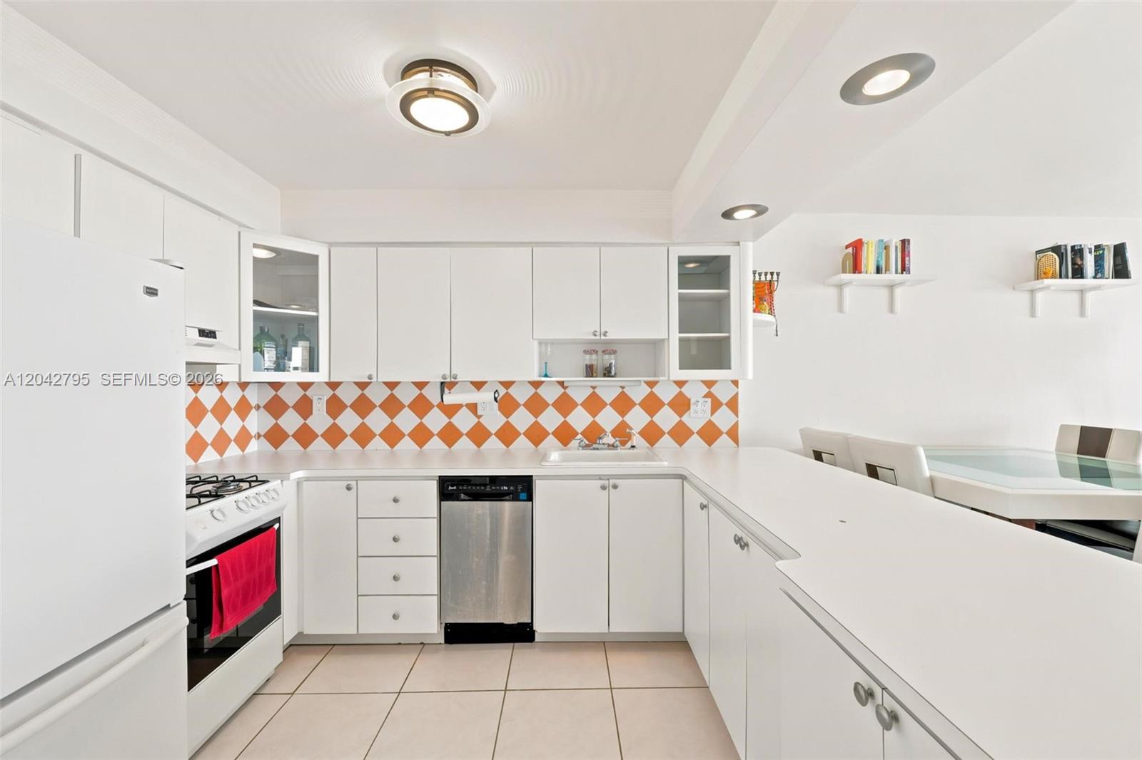 2030 S Ocean Drive 816 Property Photo 9