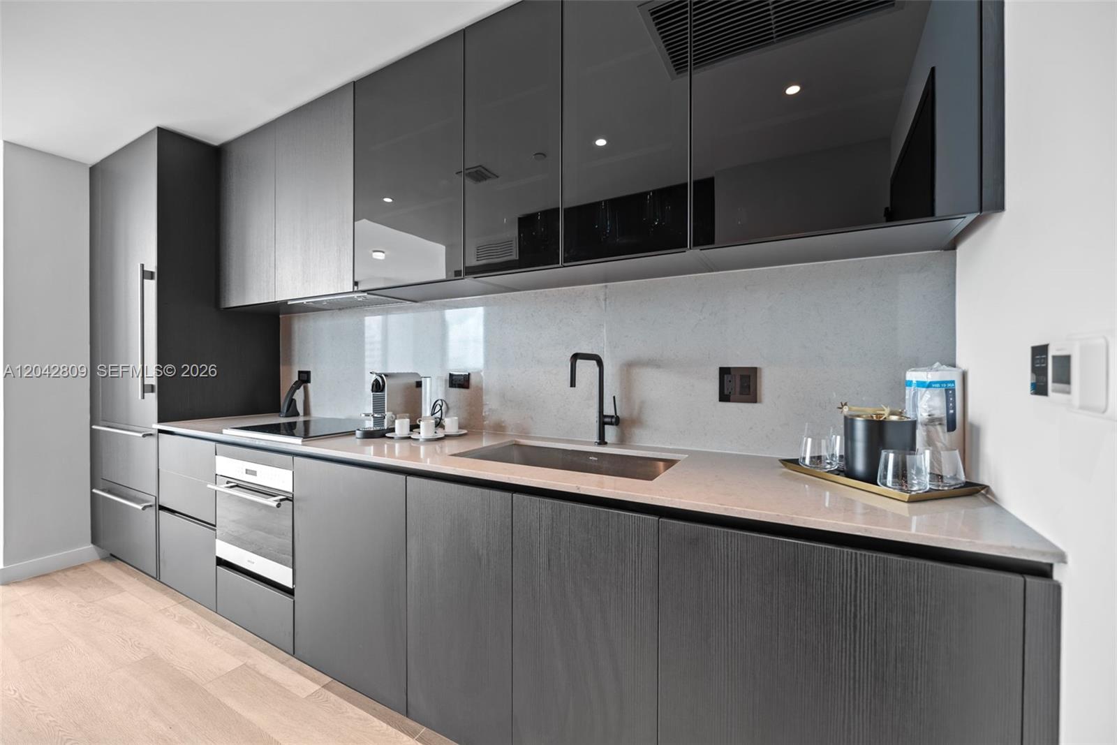 20 Ne 11 2410 Property Photo 34